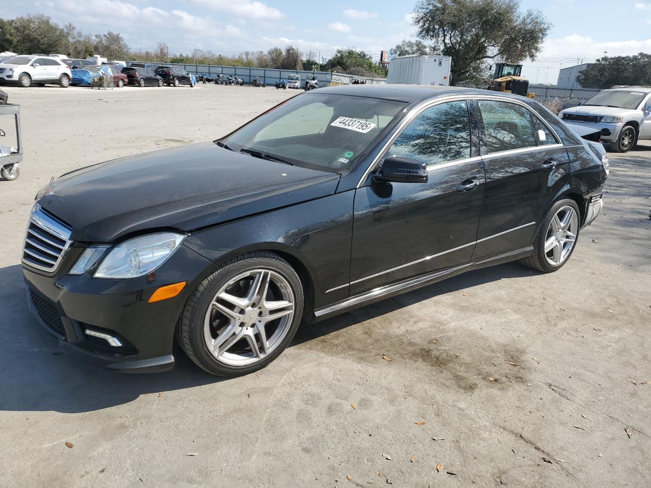 2011 Mercedes-Benz E-klasse VIN WDDHF5GBXBA463899