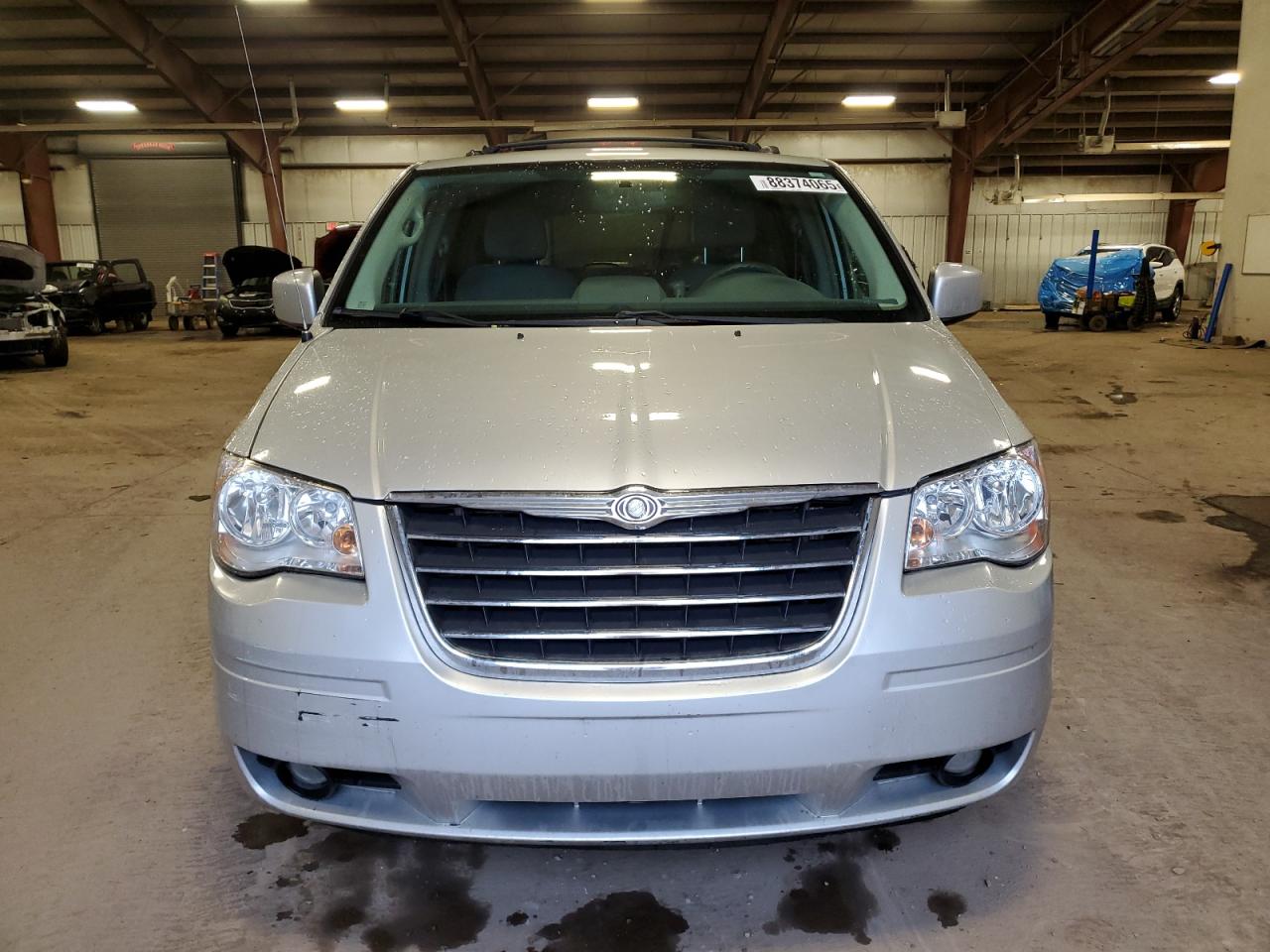 2010 Chrysler Town & Country VIN 2A4RR5D13AR386914 Copart auction photo, rear end / side damage thumbnail 5