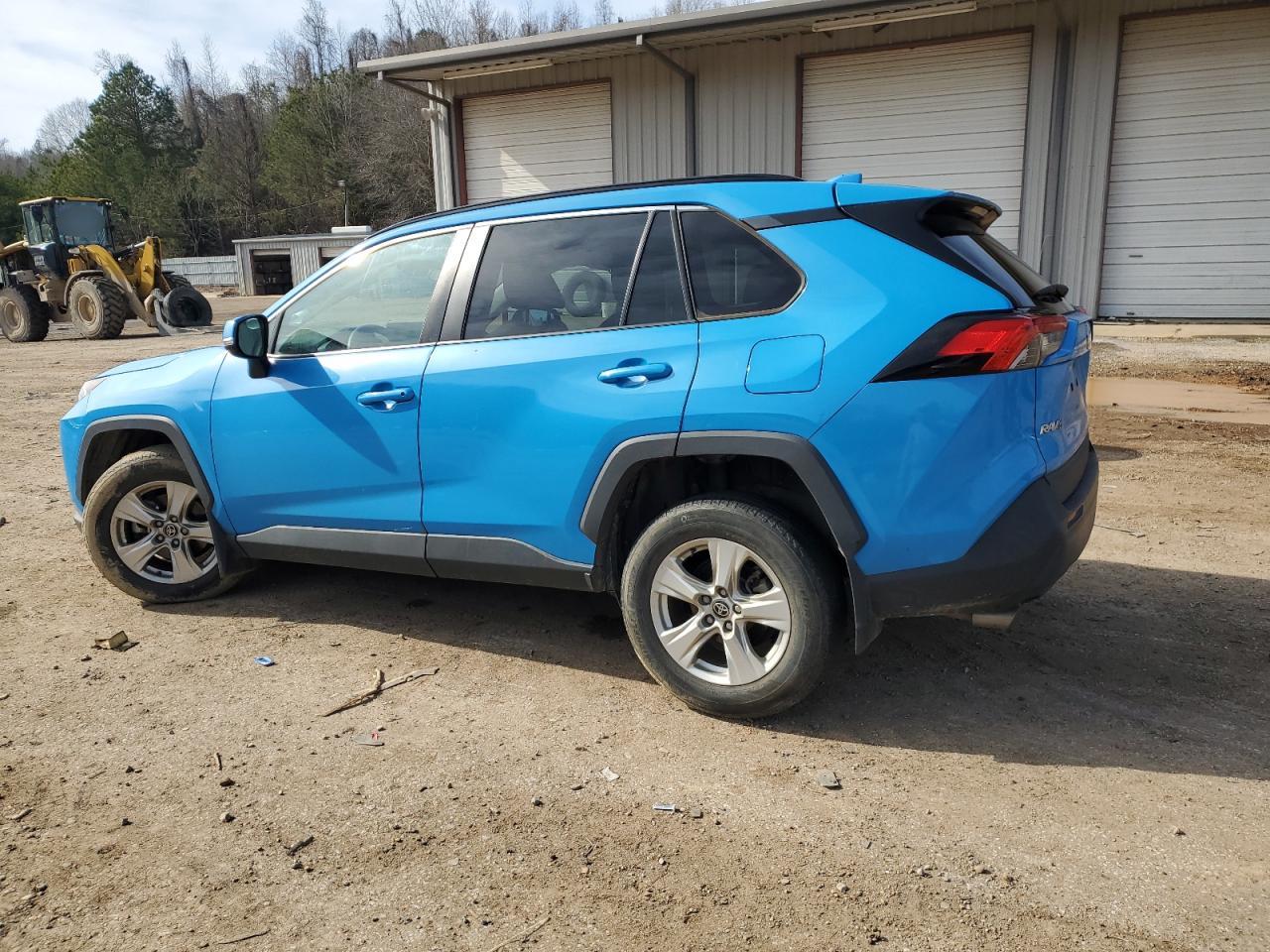 2021 Toyota RAV 4 VIN 2T3P1RFV1MW183090 Copart auction photo, front end / side damage thumbnail 2