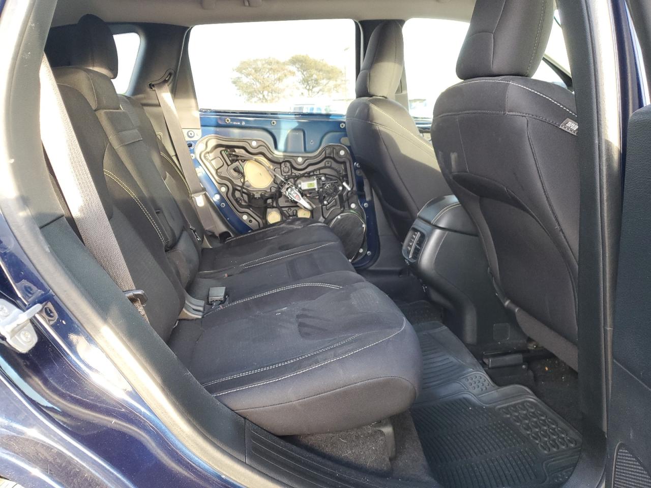 2015 Jeep Grand Cherokee VIN 1C4PJLCB2FW683173 Copart auction photo, all over damage thumbnail 11