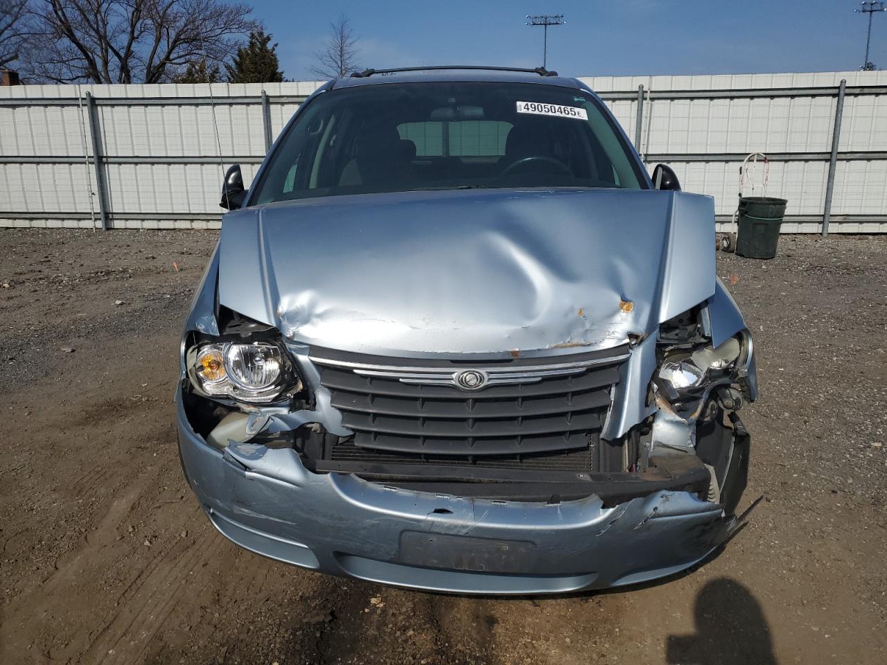 2005 Chrysler Town & Country VIN 2C4GP54L95R331927 Copart auction photo, front end / minor dent/scratches damage thumbnail 5