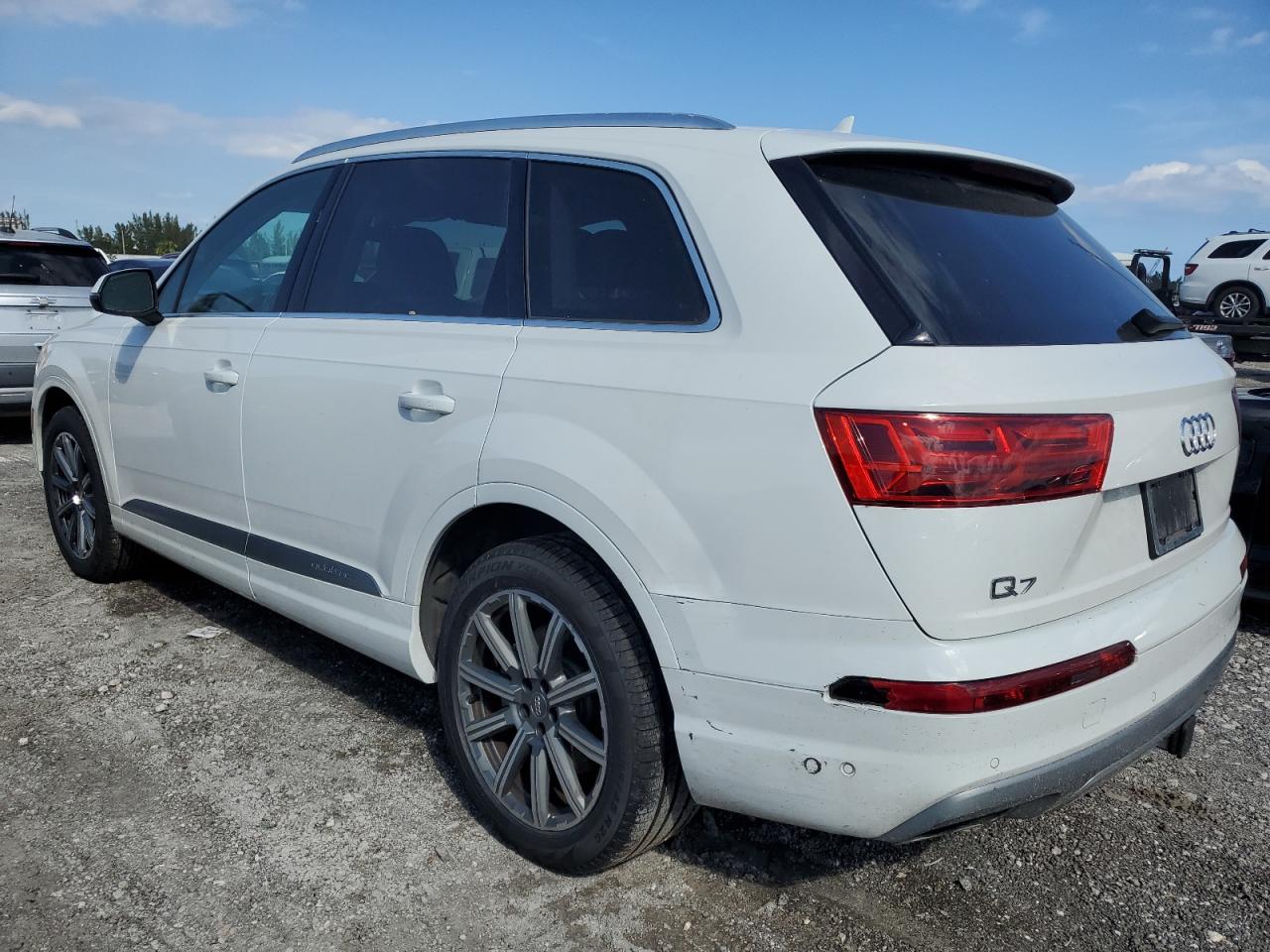 2019 Audi Q7 VIN WA1LHAF74KD014439 Copart auction photo, rear end / minor dent/scratches damage thumbnail 2