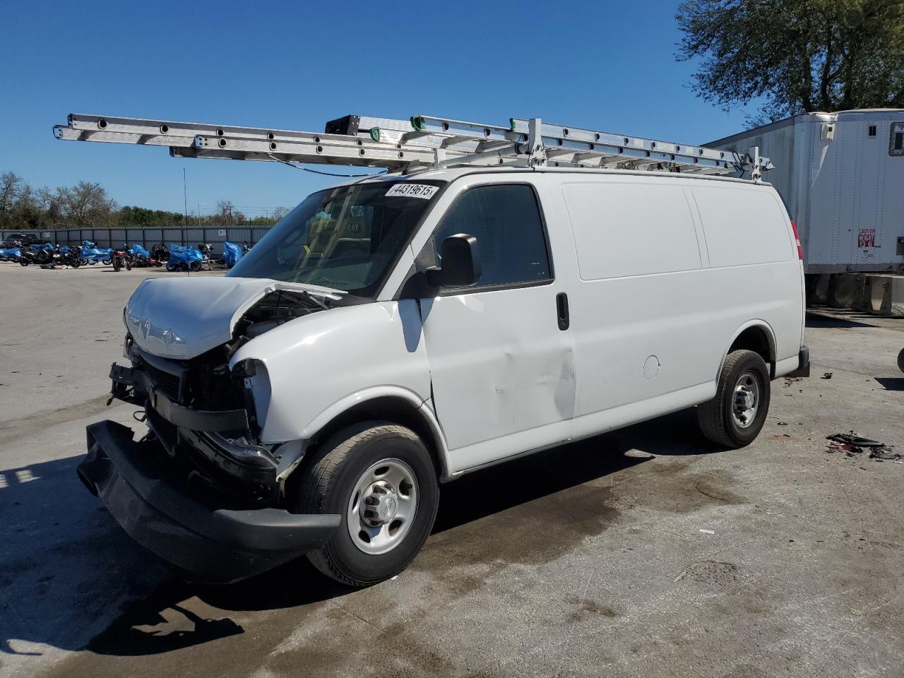 2018 Chevrolet Express VIN 1GCWGAFG0J1333035