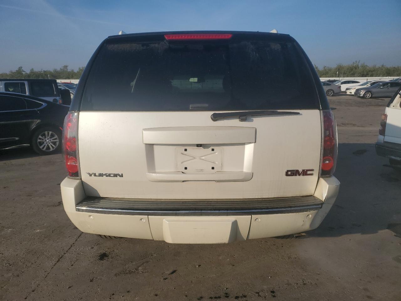 2013 GMC Yukon VIN 1GKS2EEF4DR158859 Copart auction photo, vandalism damage thumbnail 6