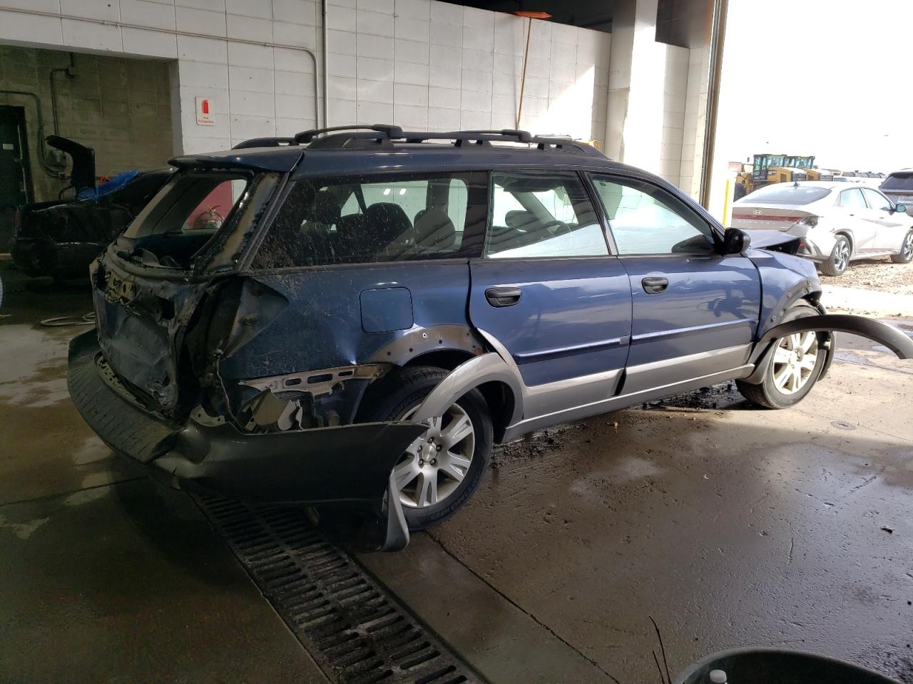 2005 Subaru Legacy VIN 4S4BP61C657301995 Copart auction photo, rear end / front end damage thumbnail 3