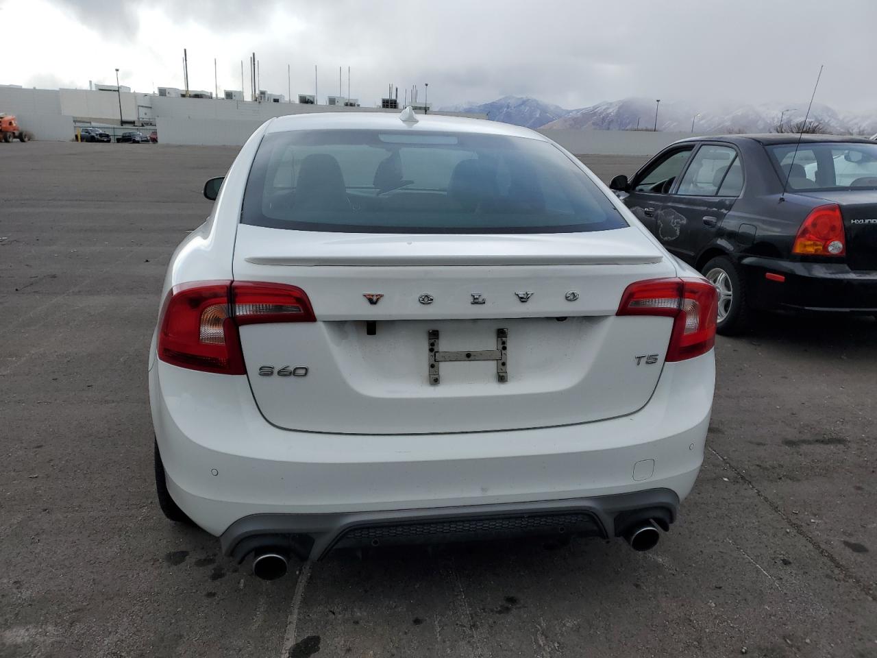 2016 Volvo S60 VIN YV126MFP7G2395371 Copart auction photo, side / mechanical damage thumbnail 6
