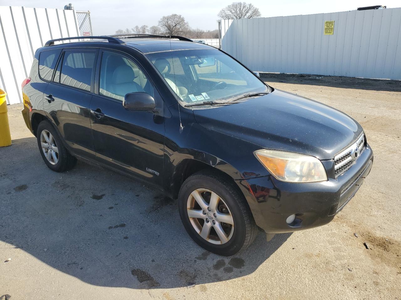 2007 Toyota RAV 4 VIN JTMBK31V076016334 Copart auction photo, minor dent/scratches damage thumbnail 4