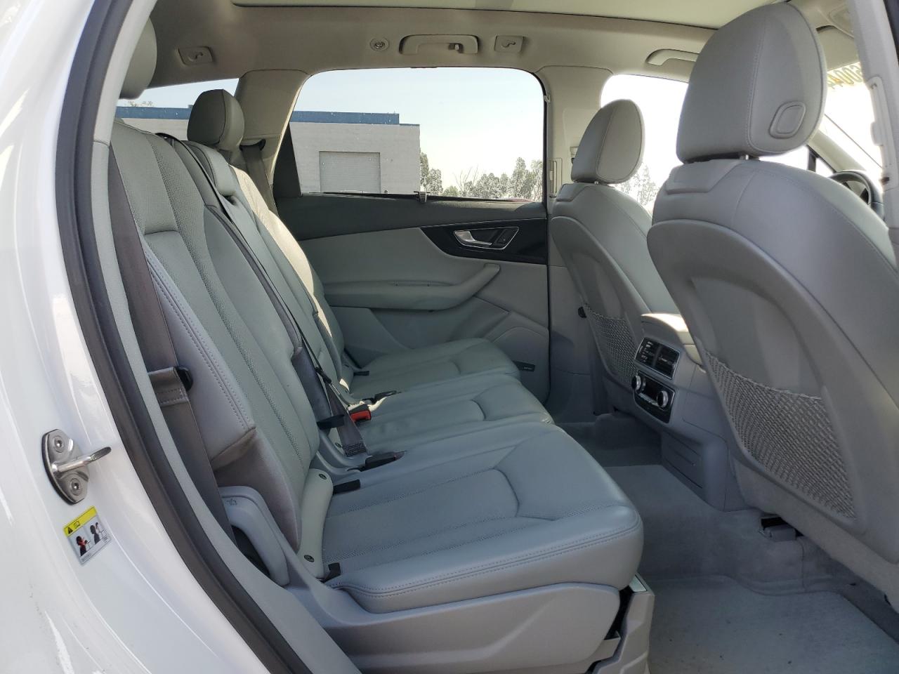 2017 Audi Q7 VIN WA1VAAF75HD015444 Copart auction photo, minor dent/scratches damage thumbnail 11