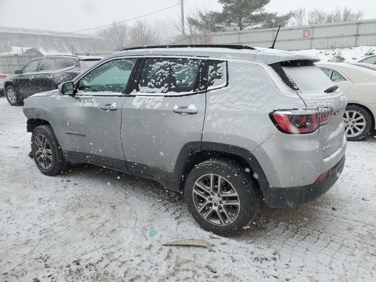 2018 Jeep Compass VIN 3C4NJDBB7JT192448 Copart auction photo, front end / side damage thumbnail 2