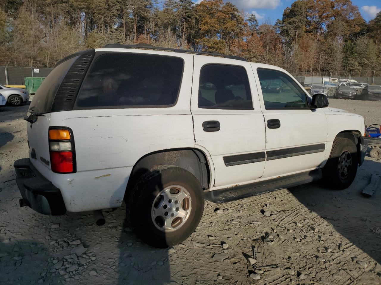 2005 Chevrolet Tahoe VIN 1GNEC13V25J244395 Copart auction photo, side damage thumbnail 3