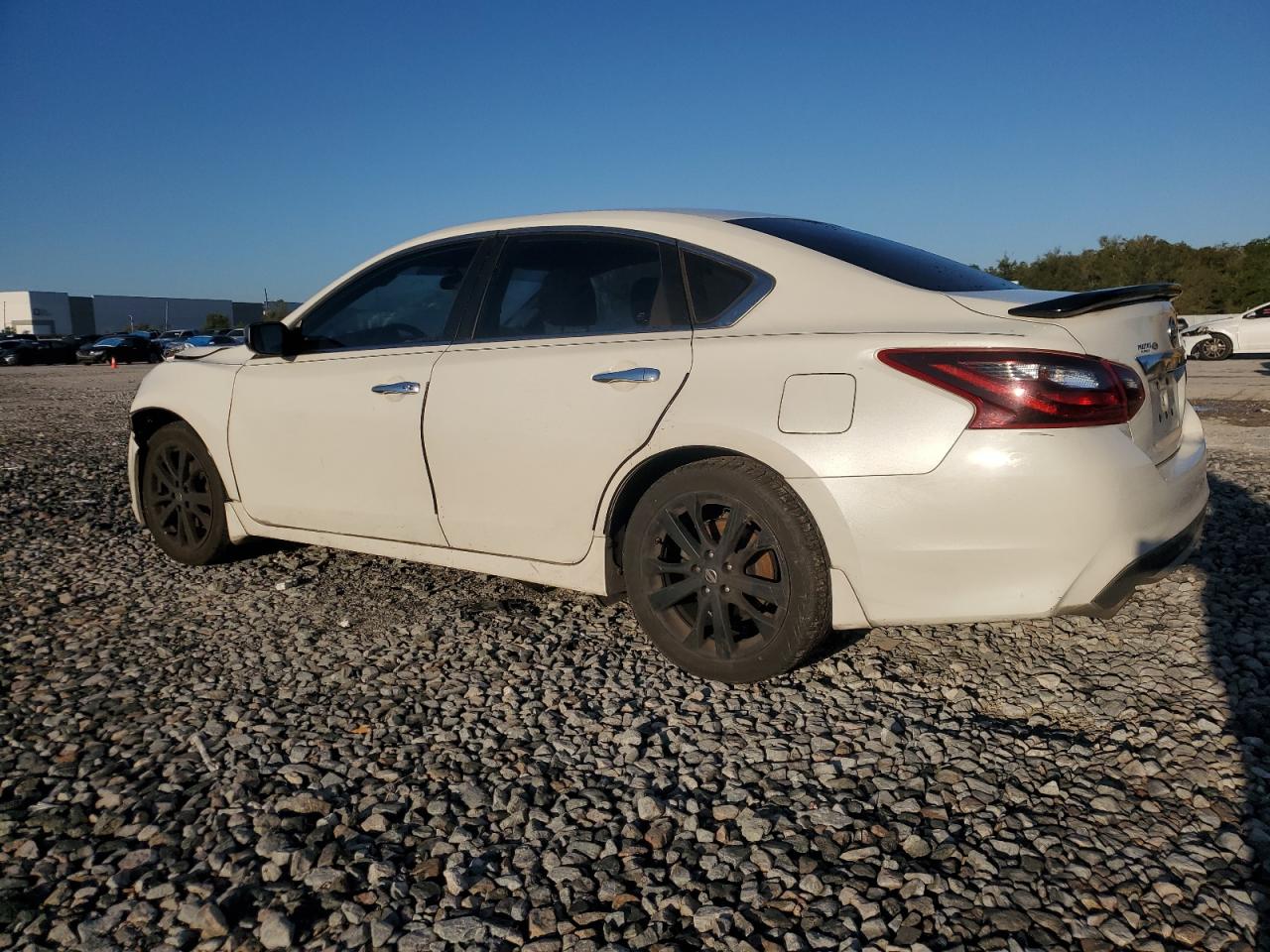 2017 Nissan Altima VIN 1N4AL3AP3HC246680 Copart auction photo, front end damage thumbnail 2