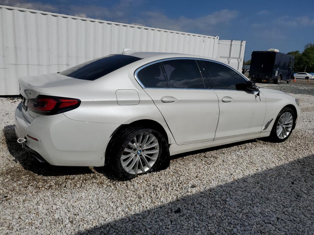 2023 BMW 5er VIN WBA13BJ04PWY22682 Copart auction photo, vandalism / all over damage thumbnail 3