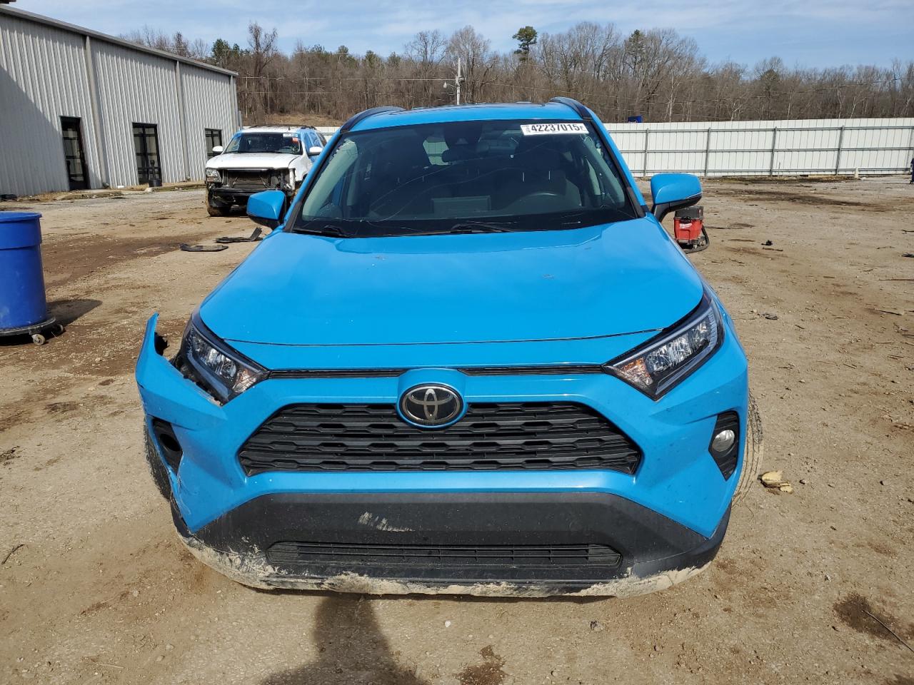 2021 Toyota RAV 4 VIN 2T3P1RFV1MW183090 Copart auction photo, front end / side damage thumbnail 5