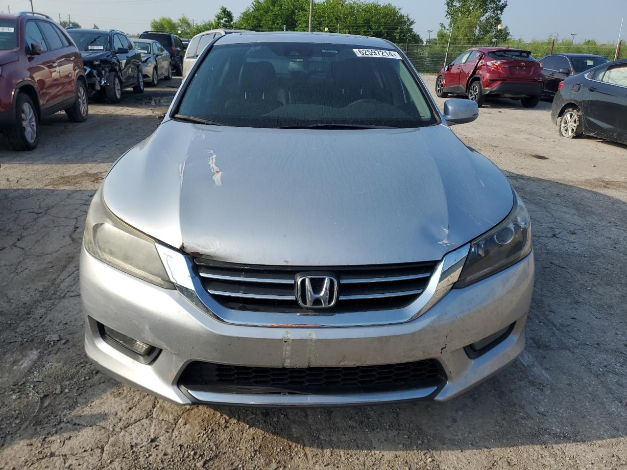 2015 Honda Accord VIN 1HGCR2F88FA182661 Copart auction photo, side / minor dent/scratches damage thumbnail 5