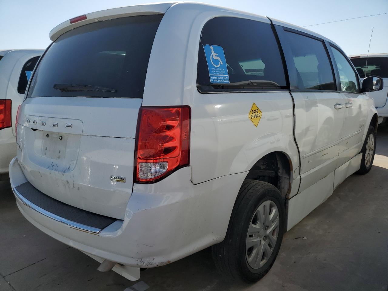 2017 Dodge Caravan VIN 2C4RDGBGXHR767807 Copart auction photo, minor dent/scratches damage thumbnail 3