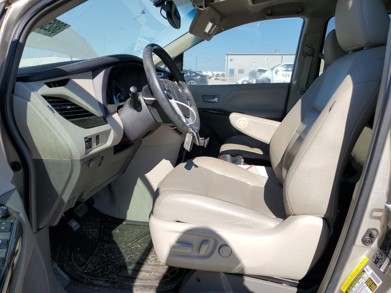 2015 Toyota Sienna VIN 5TDYK3DC4FS570270 Copart auction photo, front end damage thumbnail 7