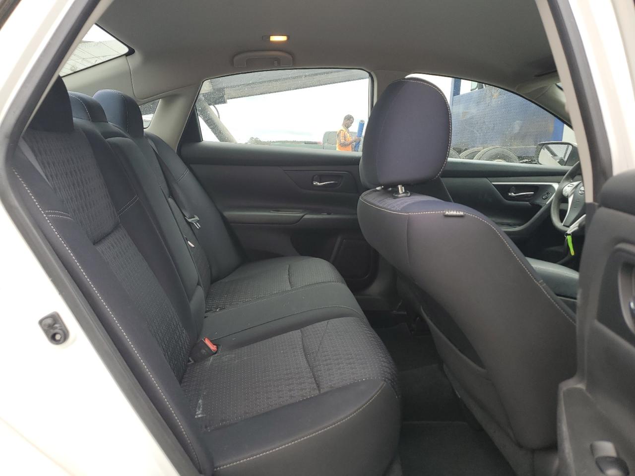 2016 Nissan Altima VIN 1N4AL3AP5GN349604 Copart auction photo, rear end / minor dent/scratches damage thumbnail 10