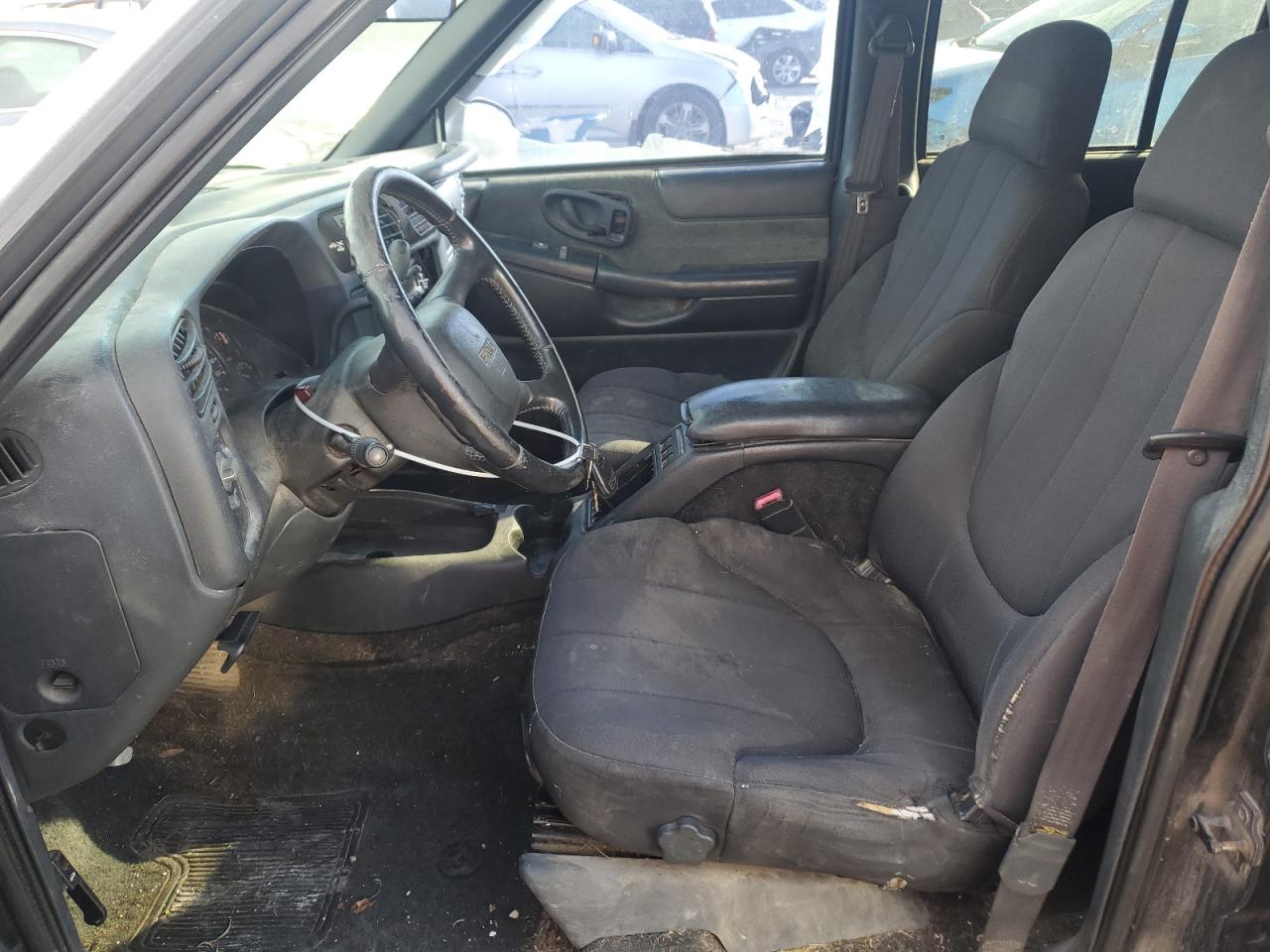 2003 GMC Sonoma VIN 1GTDT13X43K101767 Copart auction photo, front end / minor dent/scratches damage thumbnail 7