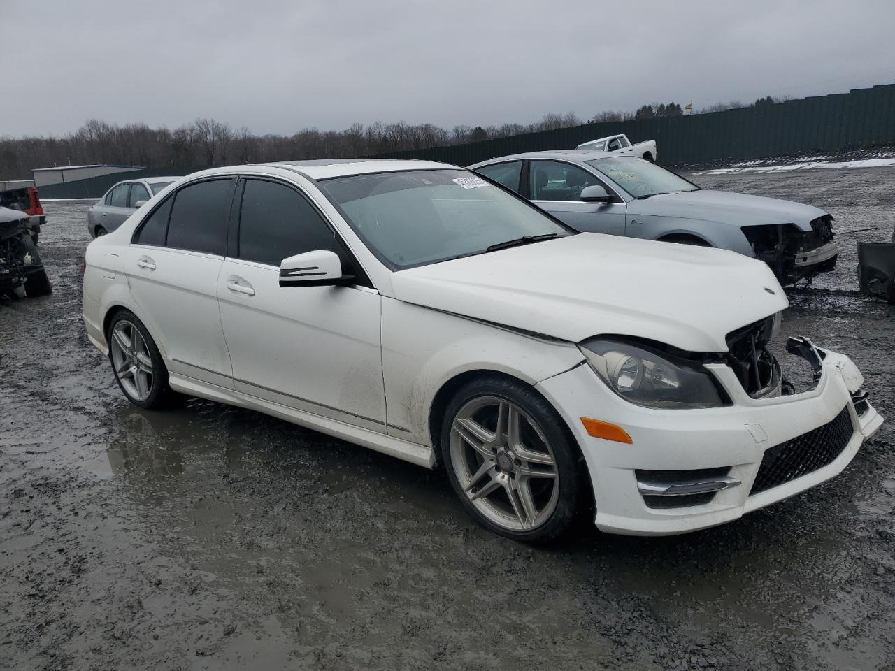 2014 Mercedes-Benz C-klasse VIN WDDGF8AB9EA938114 Copart auction photo, front end damage thumbnail 4