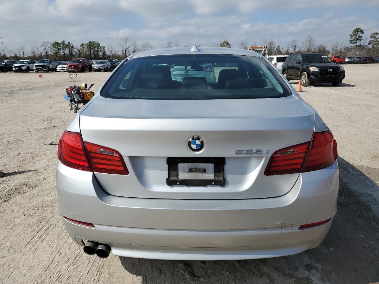 2011 BMW 5er VIN WBAFR1C52BDS36994 Copart auction photo, mechanical damage thumbnail 6