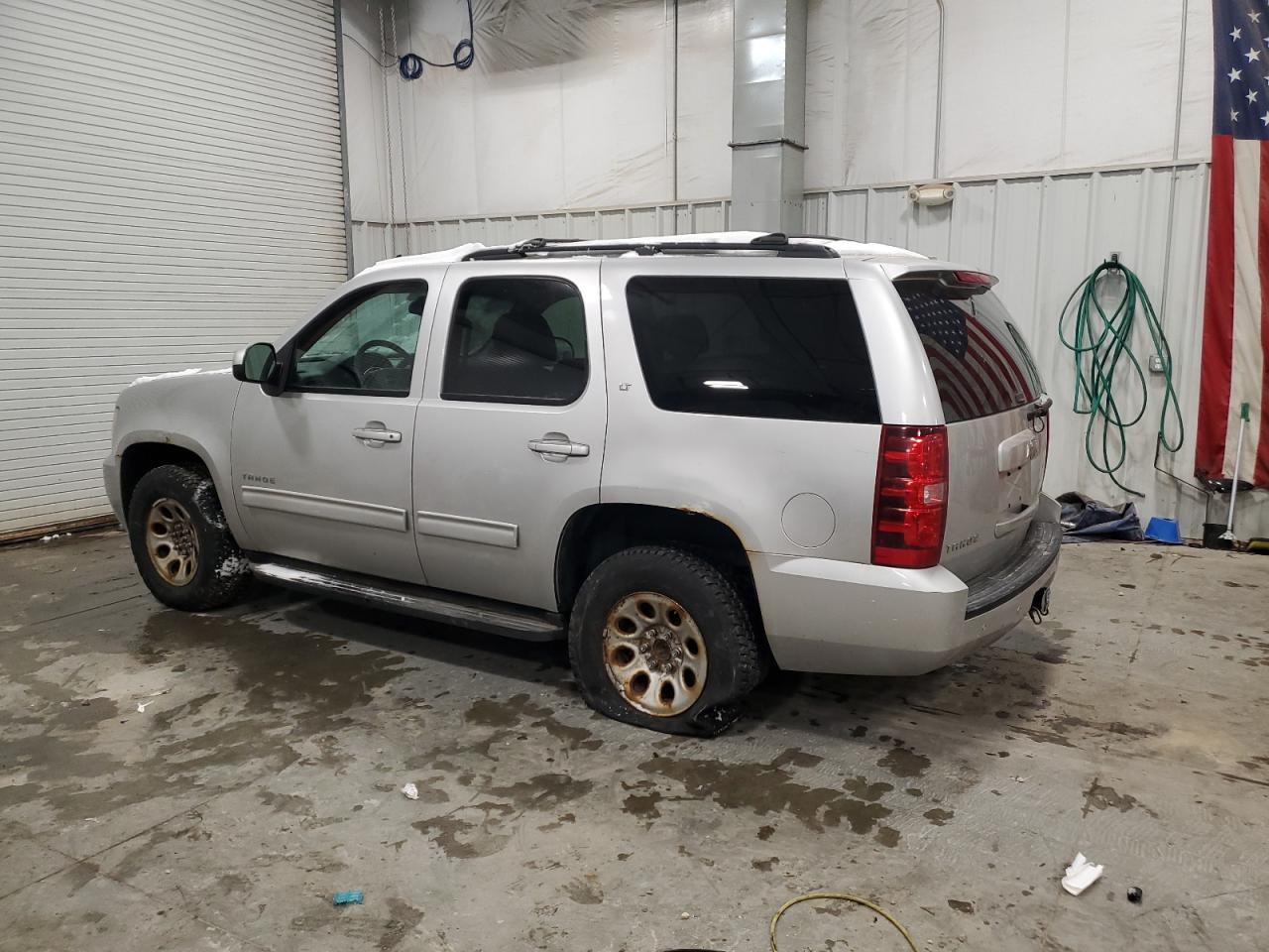 2010 Chevrolet Tahoe VIN 1GNUKBE04AR133946 Copart auction photo, mechanical / rear end damage thumbnail 2