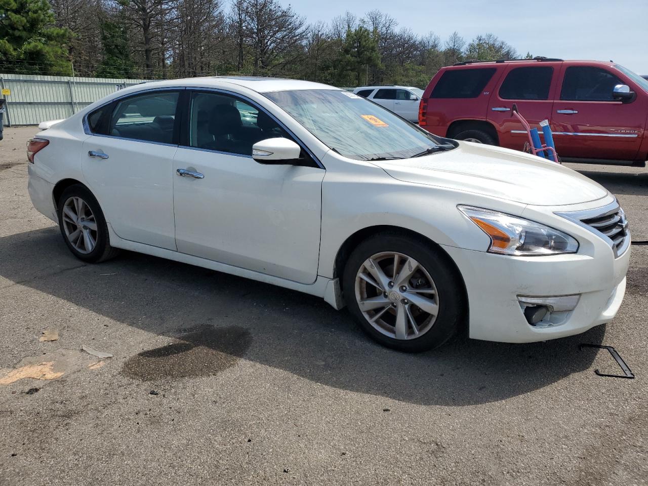 2013 Nissan Altima VIN 1N4AL3AP5DN546428 Copart auction photo, water/flood / minor dent/scratches damage thumbnail 4