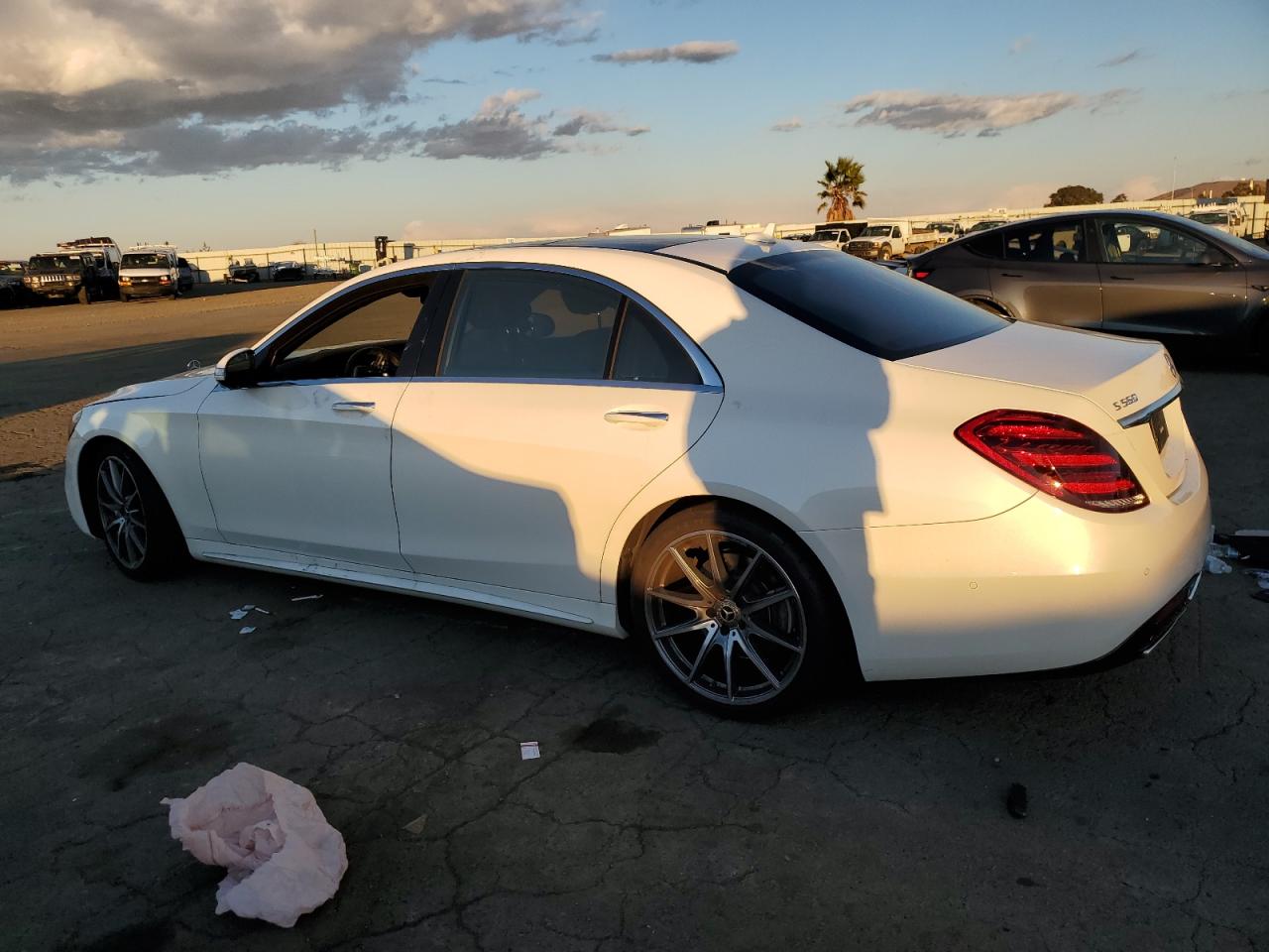 2018 Mercedes-Benz S-klasse VIN WDDUG8DB3JA418495 Copart auction photo, front end damage thumbnail 2