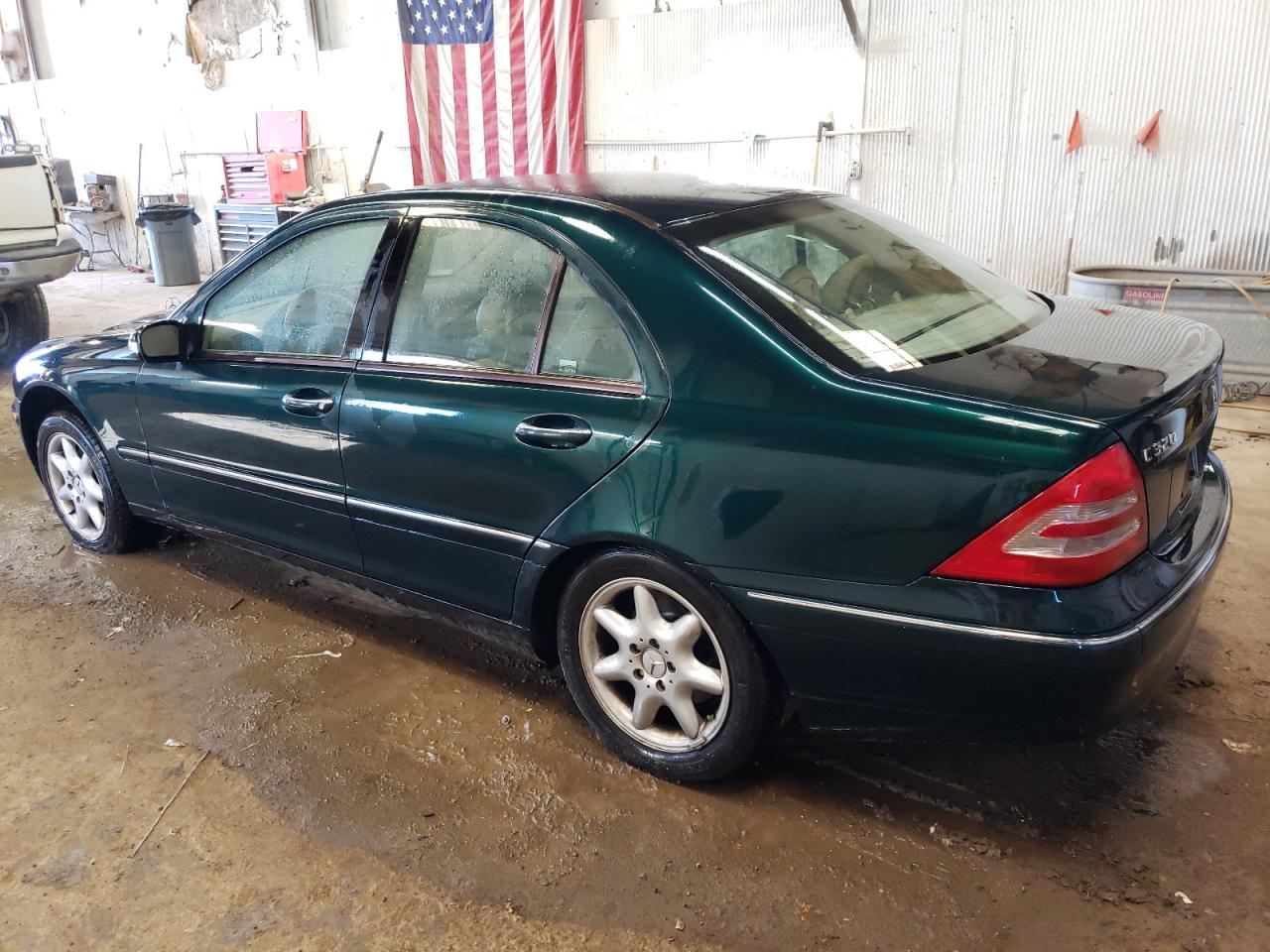 2004 Mercedes-Benz C-klasse VIN WDBRF64J04F547380 Copart auction photo, burn / side damage thumbnail 2