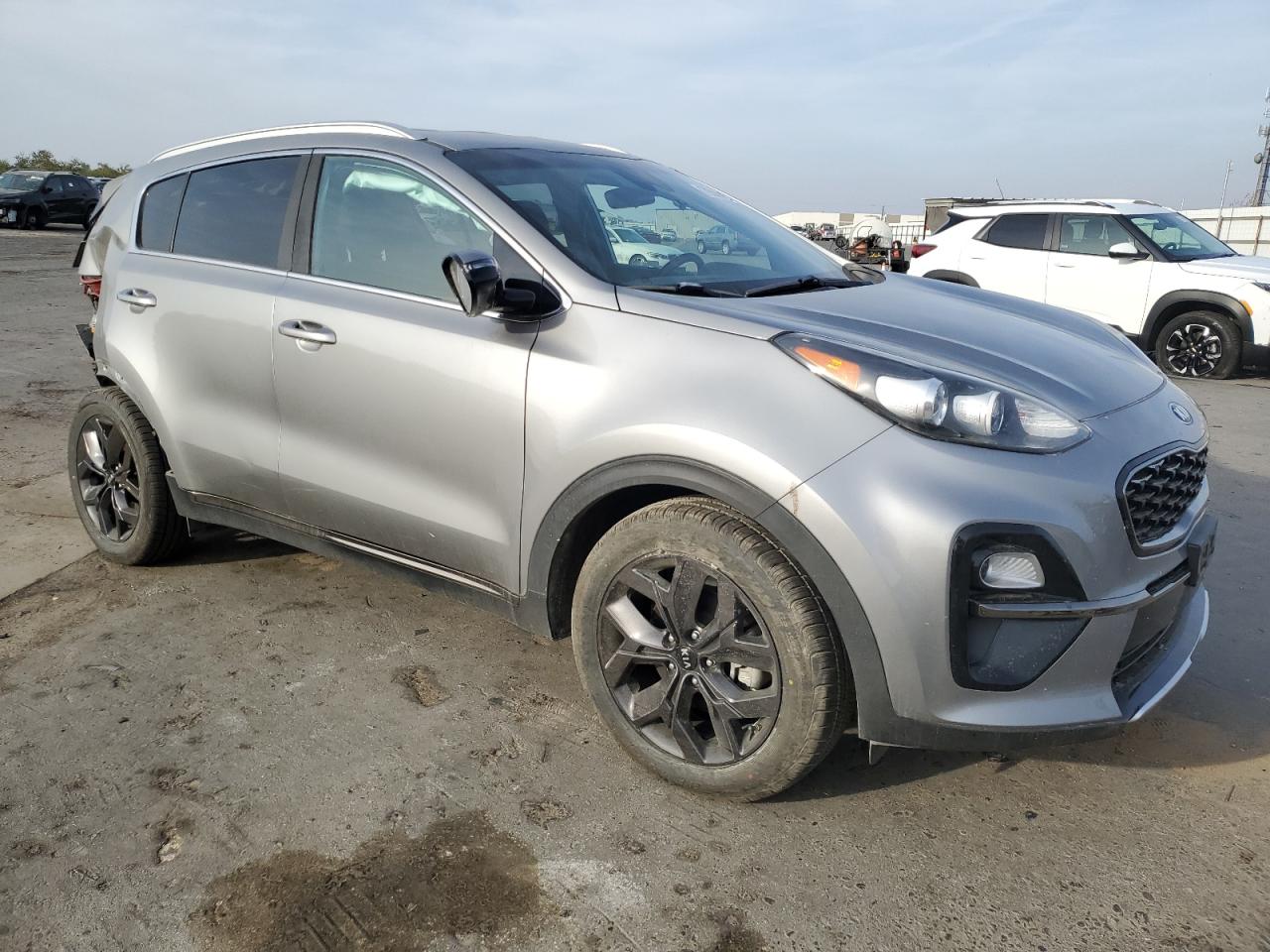2020 KIA Sportage VIN KNDP63AC7L7820689 Copart auction photo, rear end / side damage thumbnail 4