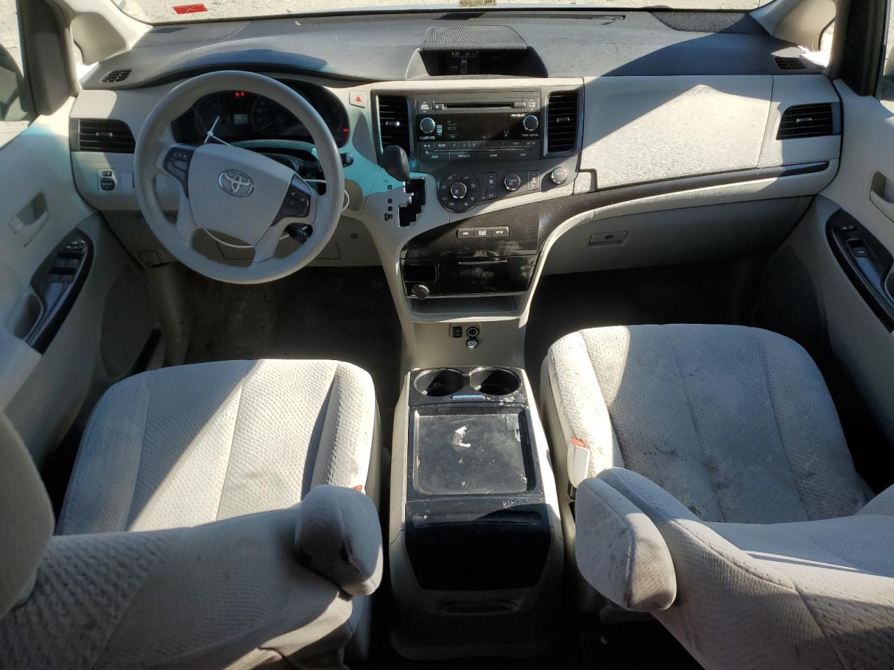2011 Toyota Sienna VIN 5TDJK3DCXBS027341 Copart auction photo, rear end damage thumbnail 8