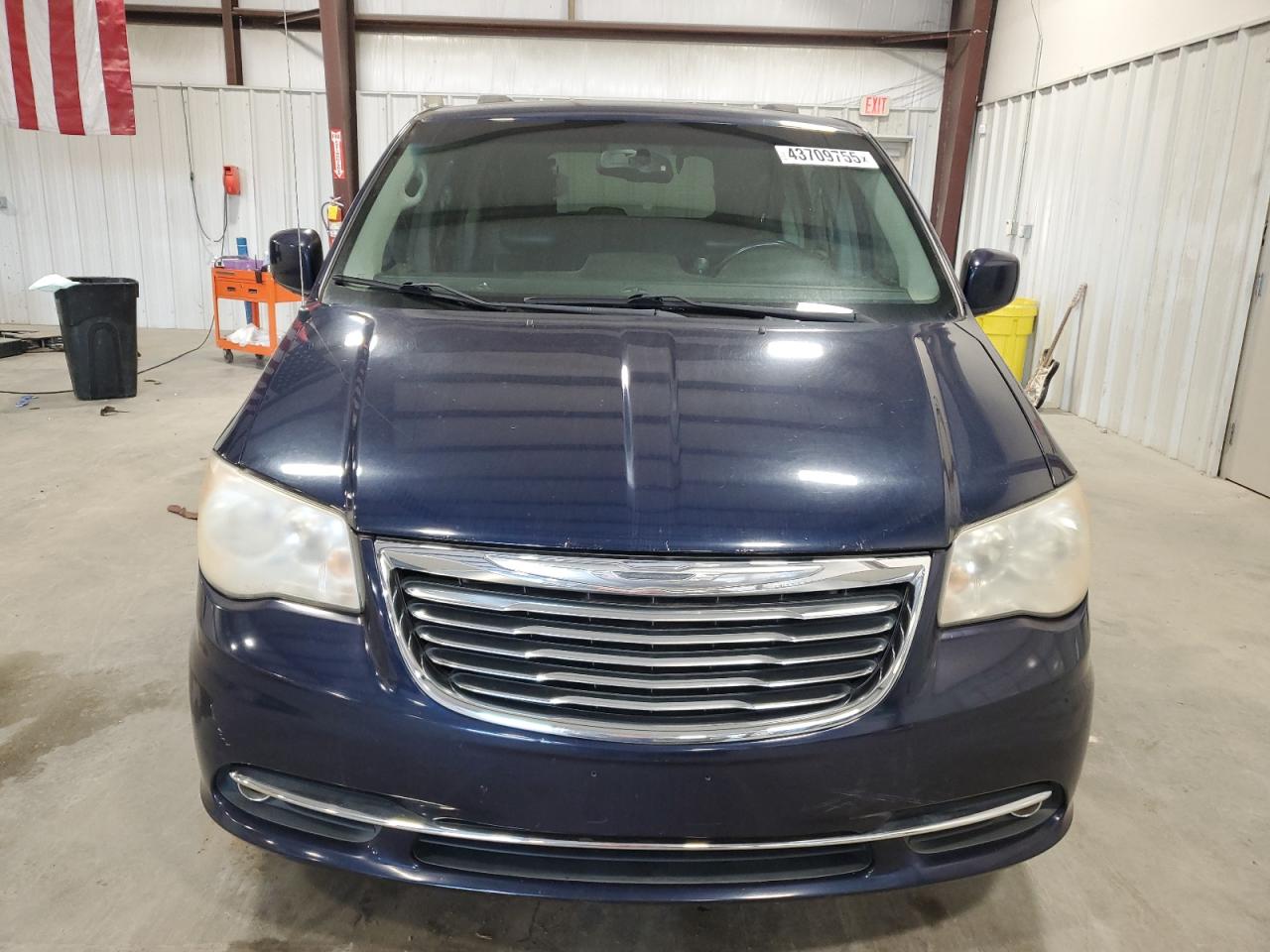 2013 Chrysler Town & Country VIN 2C4RC1BG1DR797806 Copart auction photo, minor dent/scratches damage thumbnail 5
