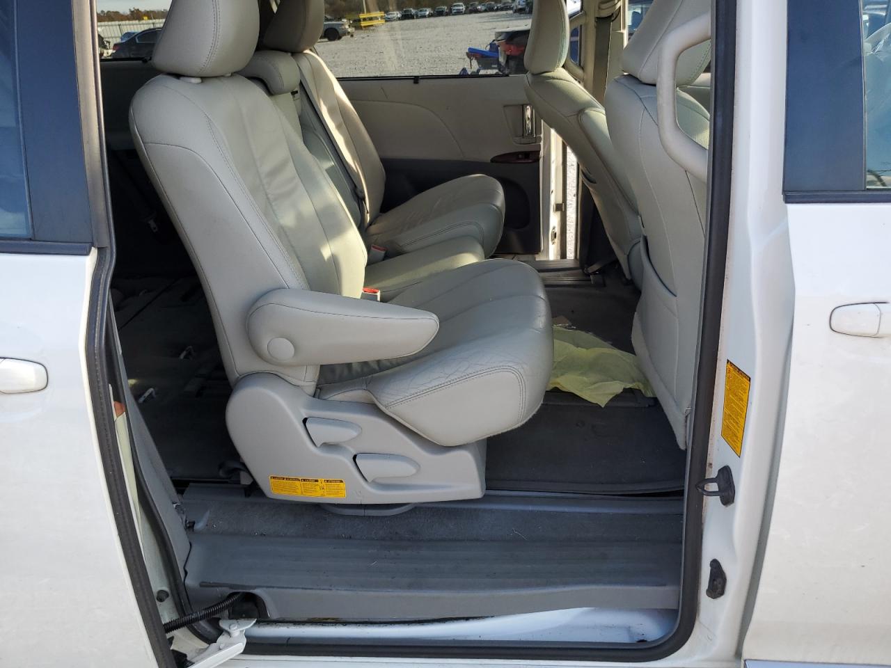 2014 Toyota Sienna VIN 5TDYK3DC7ES485017 Copart auction photo, front end damage thumbnail 11
