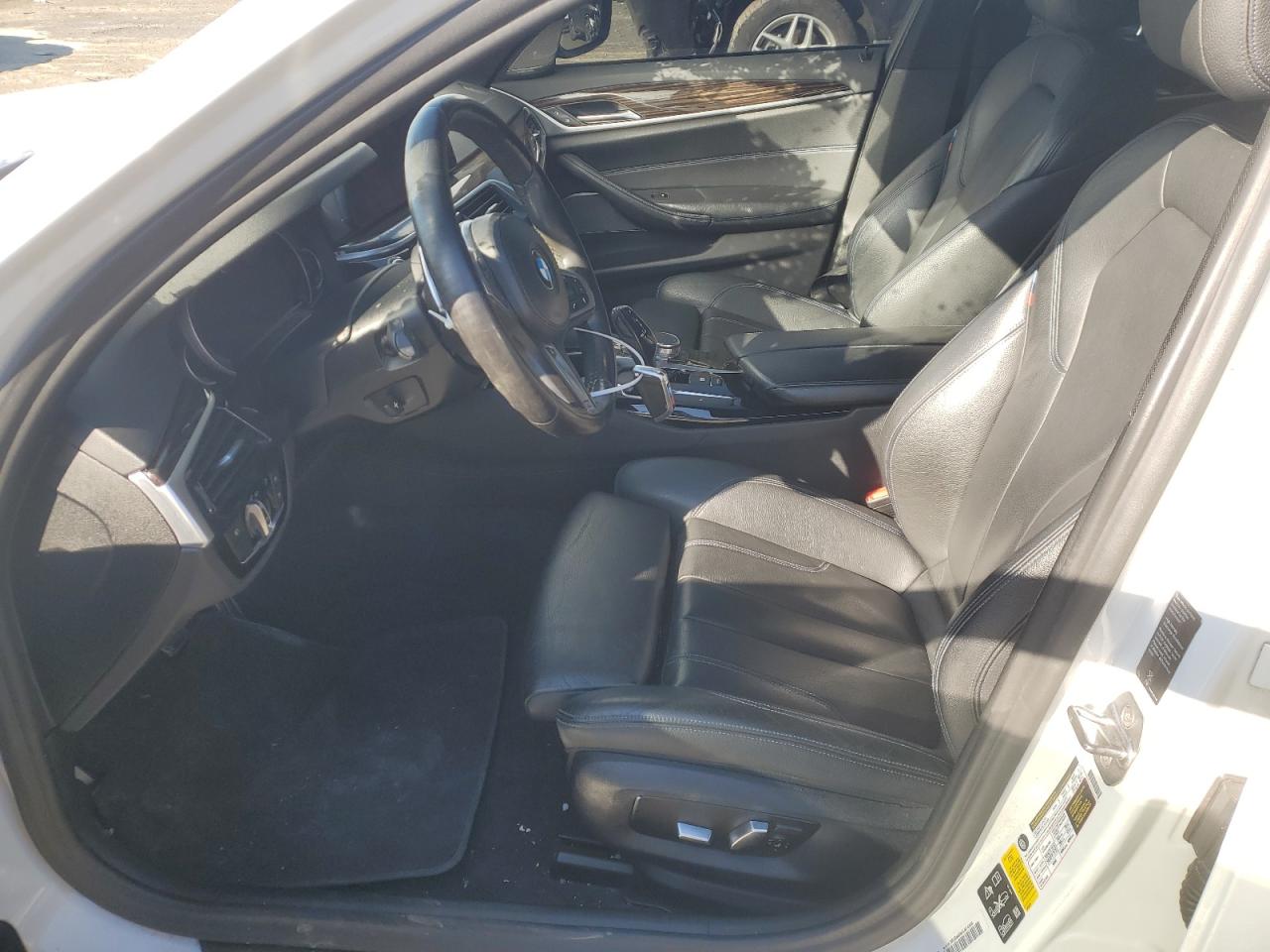 2019 BMW 5er VIN WBAJA7C57KWW19872 Copart auction photo, minor dent/scratches damage thumbnail 7