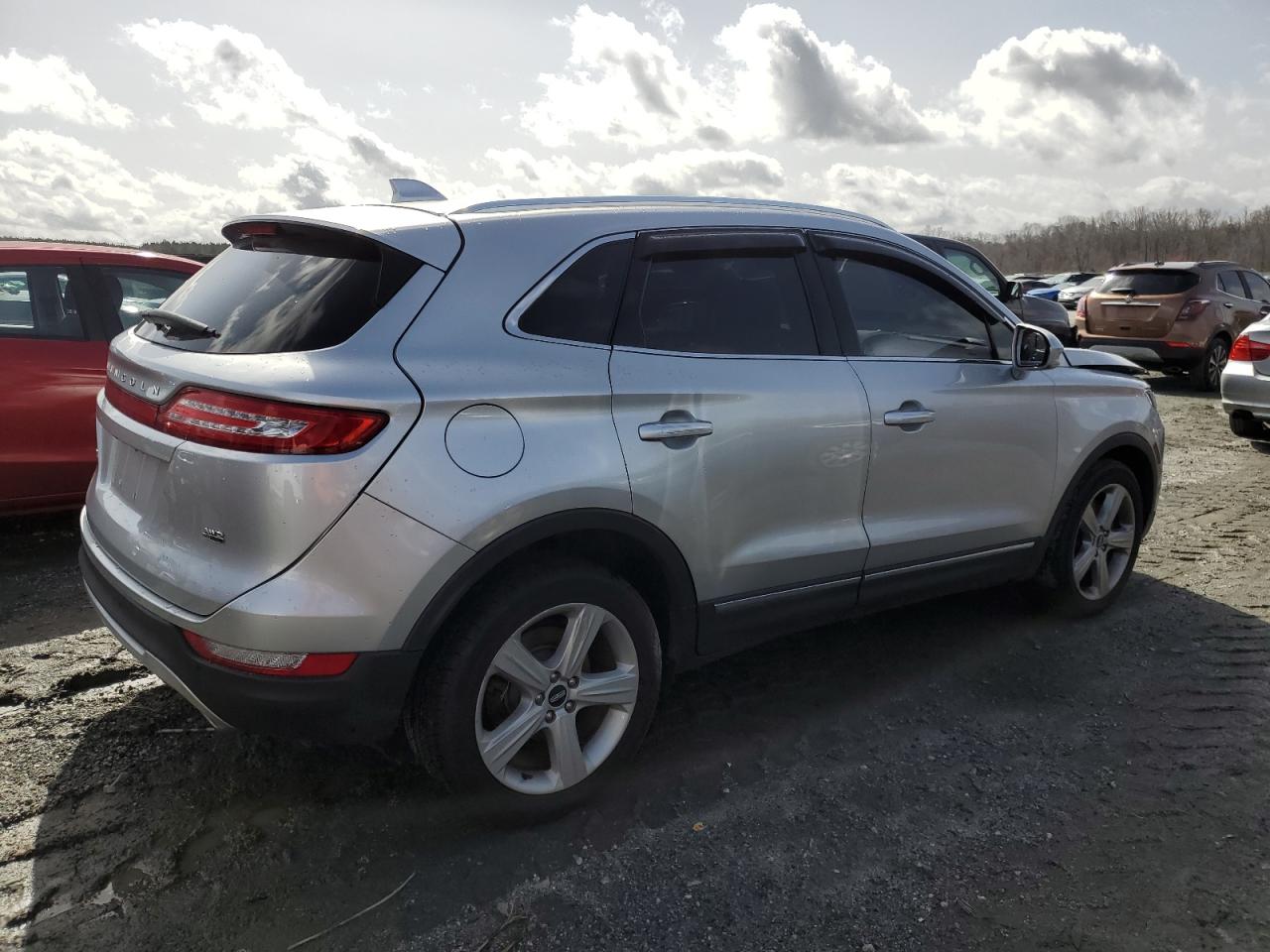 2018 Lincoln MKC VIN 5LMCJ1D90JUL18499 Copart auction photo, front end damage thumbnail 3