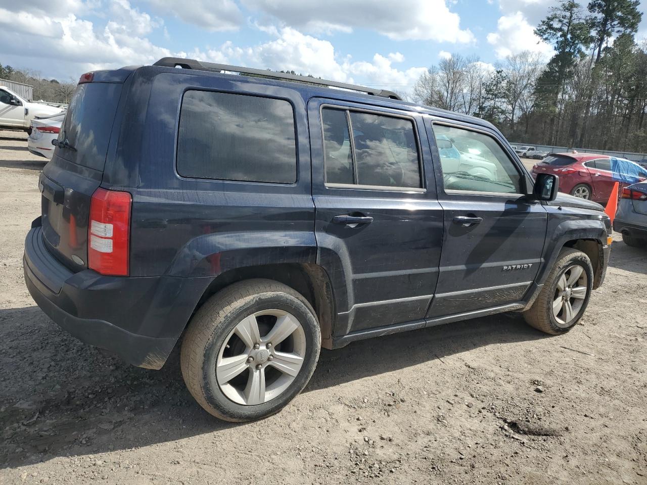 2011 Jeep Liberty (Patriot) VIN 1J4NT1GBXBD111350 Copart auction photo, front end / minor dent/scratches damage thumbnail 3