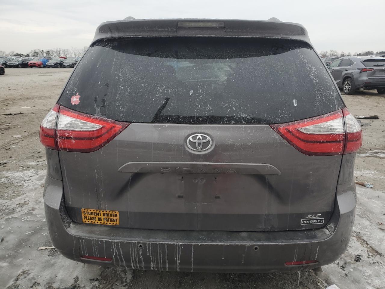 2016 Toyota Sienna VIN 5TDYK3DC6GS744101 Copart auction photo, front end / side damage thumbnail 6