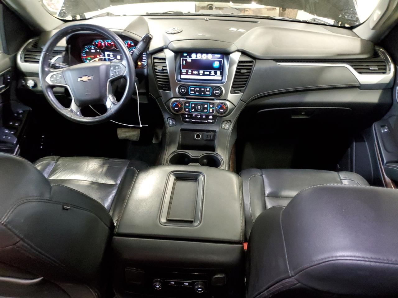 2018 Chevrolet Suburban VIN 1GNSKHKC7JR373744 Copart auction photo, side / front end damage thumbnail 8