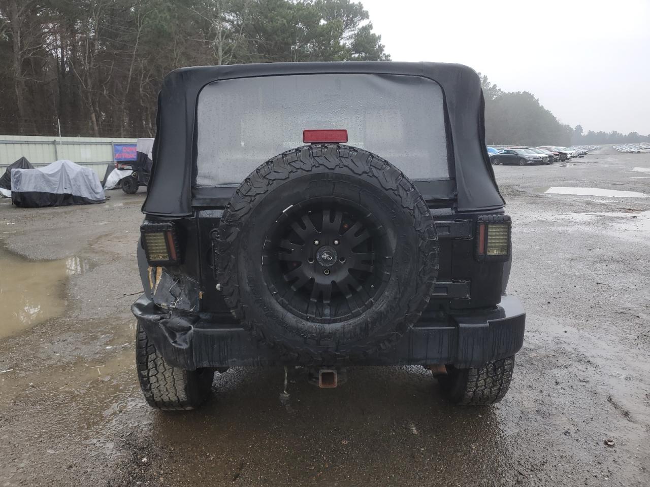 2009 Jeep Wrangler VIN 1J4FA24159L735603 Copart auction photo, rear end / minor dent/scratches damage thumbnail 6