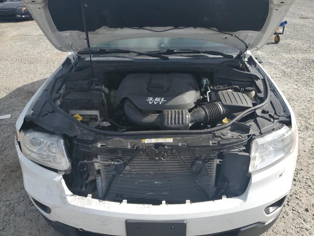 2013 Jeep Grand Cherokee VIN 1C4RJEBG4DC642849 Copart auction photo, front end damage thumbnail 13