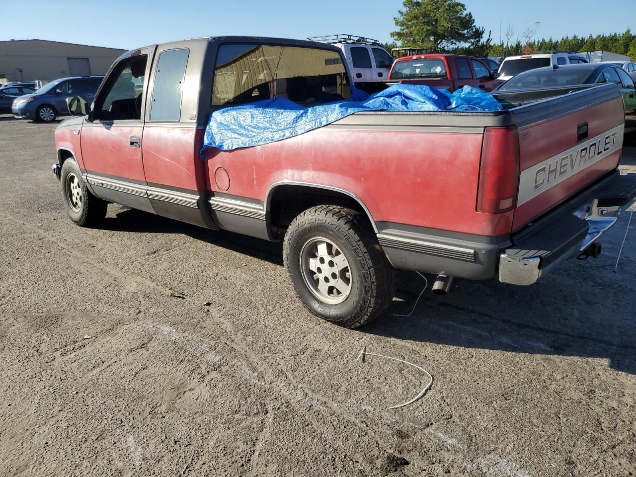 1992 Chevrolet GMT-400 VIN 2GCEC19H6N1210870 Copart auction photo, side damage thumbnail 2