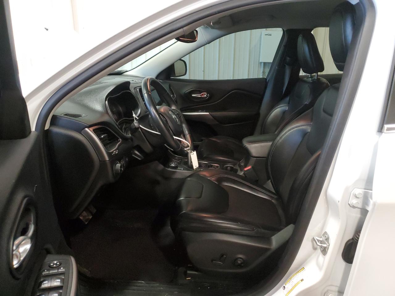 2019 Jeep Grand Cherokee VIN 1C4PJMLB6KD195694 Copart auction photo, front end damage thumbnail 7