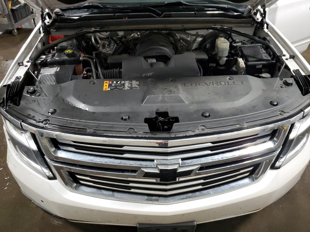 2017 Chevrolet Suburban VIN 1GNSKJKC1HR131632 Copart auction photo, front end / side damage thumbnail 13