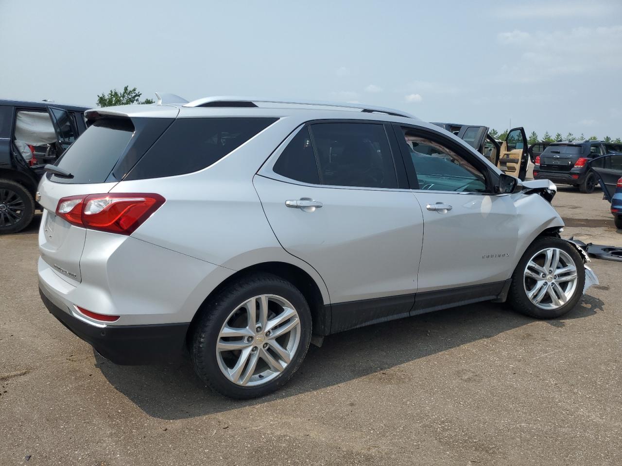 2019 Chevrolet Equinox VIN 2GNAXYEX4K6254607 Copart auction photo, front end damage thumbnail 3