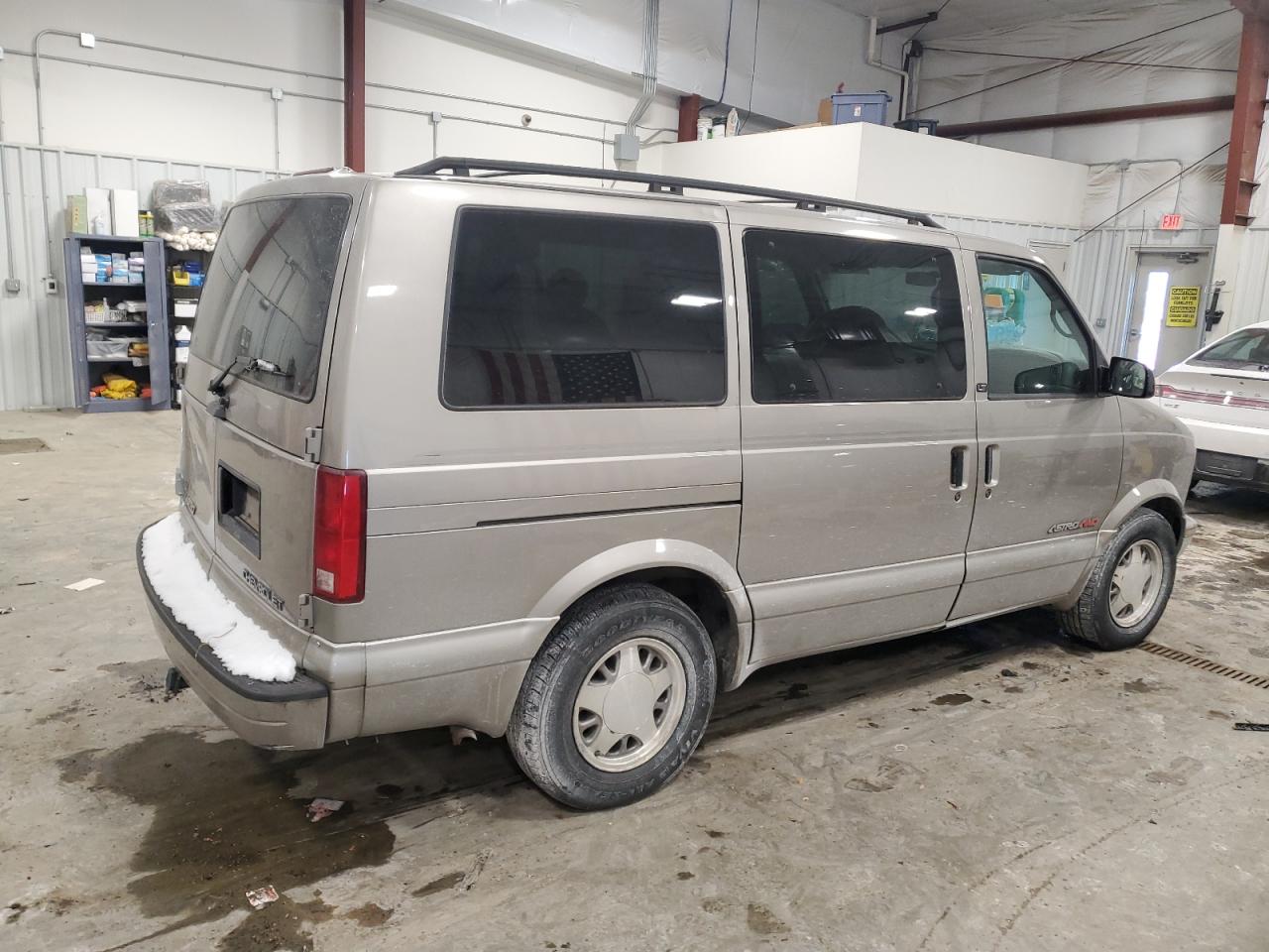 2002 Chevrolet Astro VIN 1GNEL19X42B135175 Copart auction photo, rear end damage thumbnail 3
