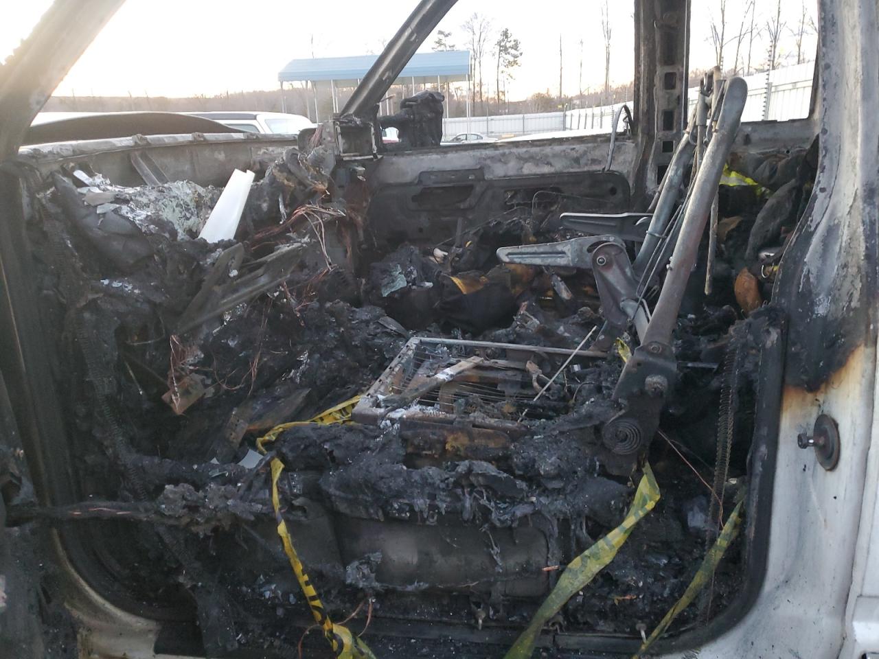 1998 Chevrolet GMT-400 VIN 2GCEK19RXW1193021 Copart auction photo, burn damage thumbnail 7