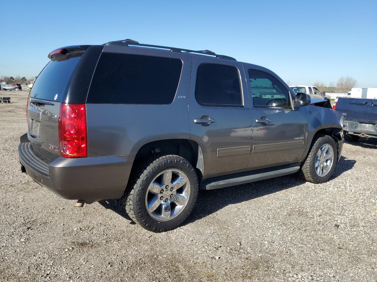 2012 GMC Yukon VIN 1GKS1CE0XCR139265 Copart auction photo, front end / minor dent/scratches damage thumbnail 3