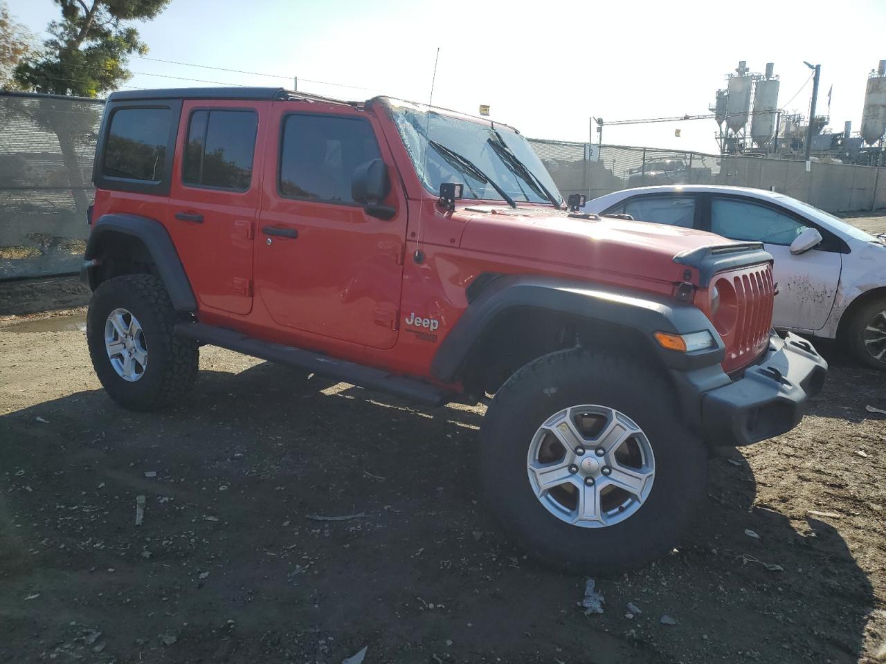 2019 Jeep Wrangler VIN 1C4HJXDG3KW576682 Copart auction photo, front end / top/roof damage thumbnail 4