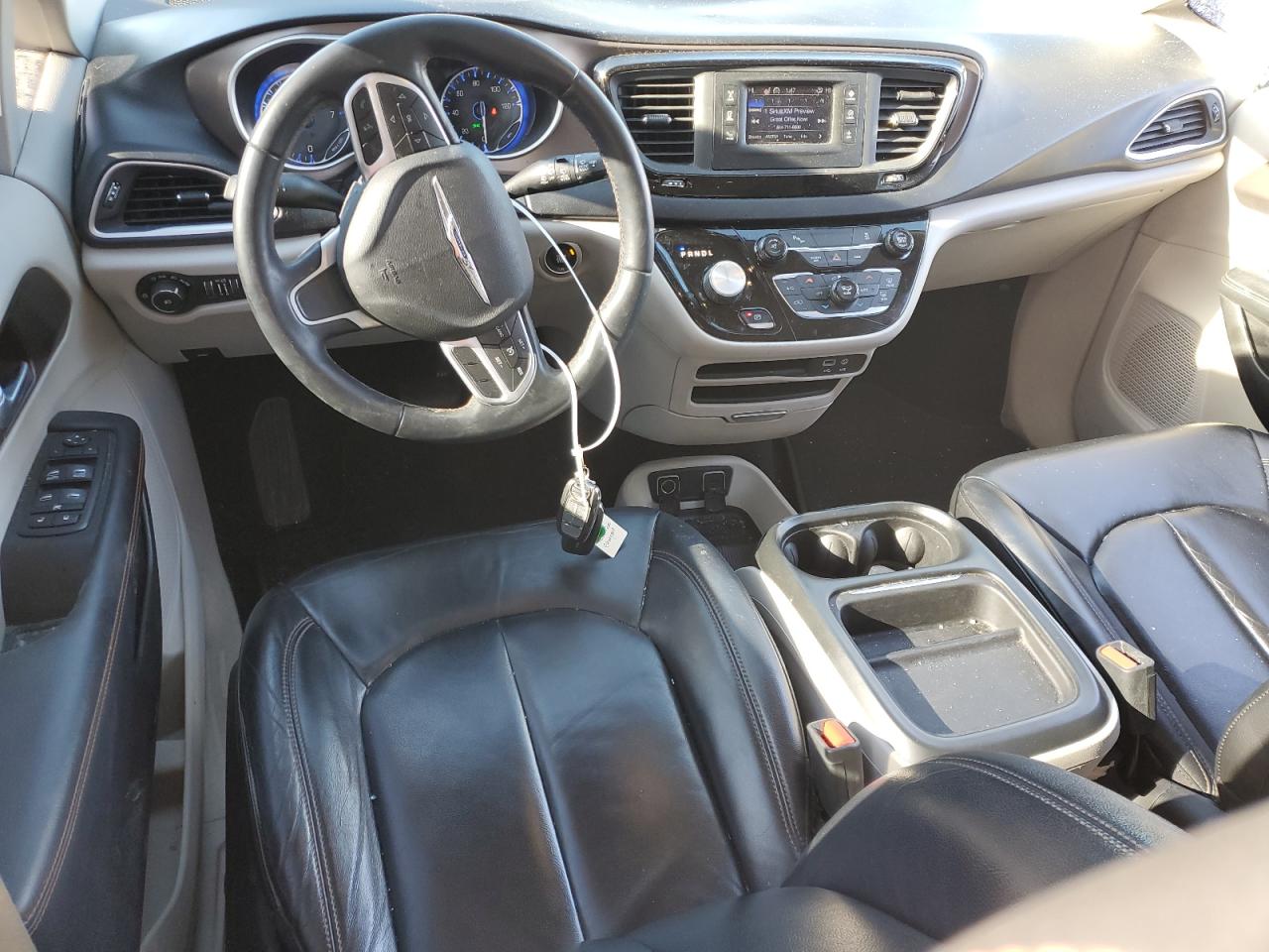 2017 Chrysler Pacifica VIN 2C4RC1BG3HR553435 Copart auction photo, all over damage thumbnail 8
