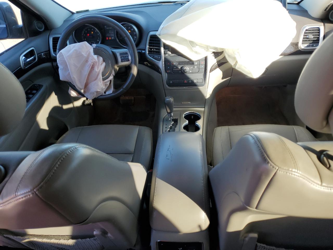 2013 Jeep Grand Cherokee VIN 1C4RJFAG7DC562100 Copart auction photo, front end / mechanical damage thumbnail 8