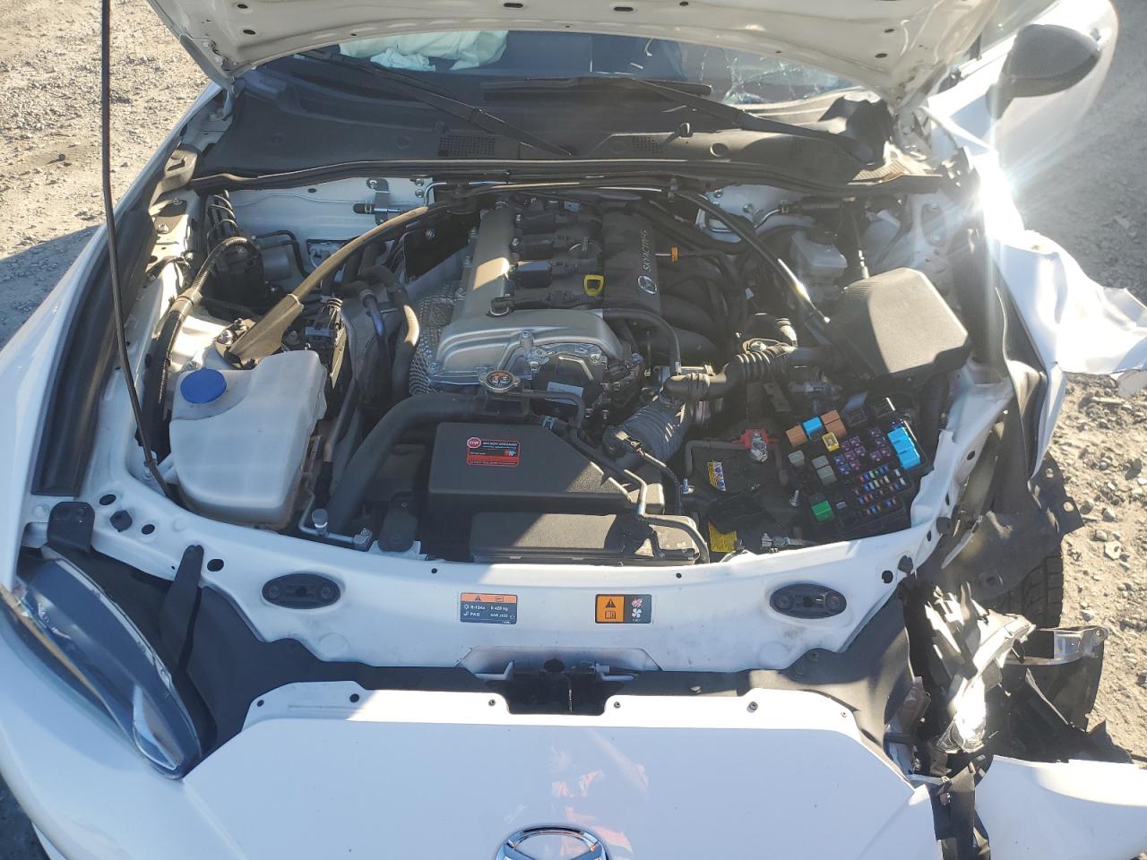 2020 Mazda MX-5 VIN JM1NDAL77L0411926 Copart auction photo, all over / minor dent/scratches damage thumbnail 11